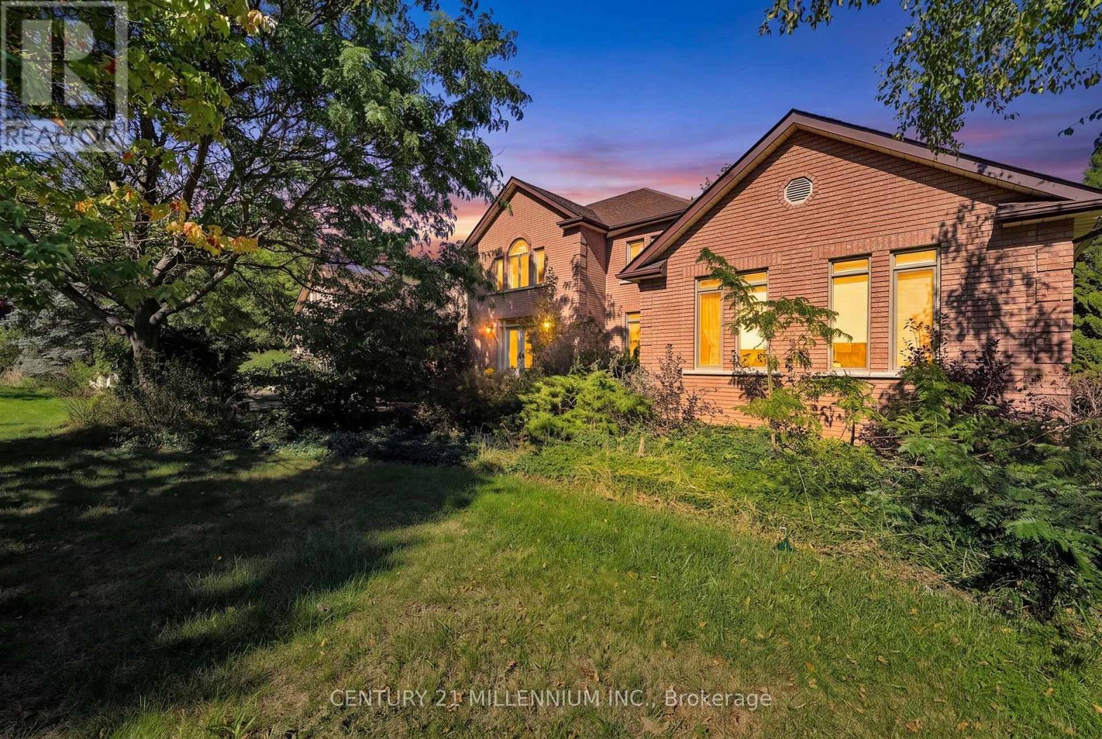 16 Tanglewood Drive, Caledon, Ontario  L7K 0K6 - Photo 1 - W13829062