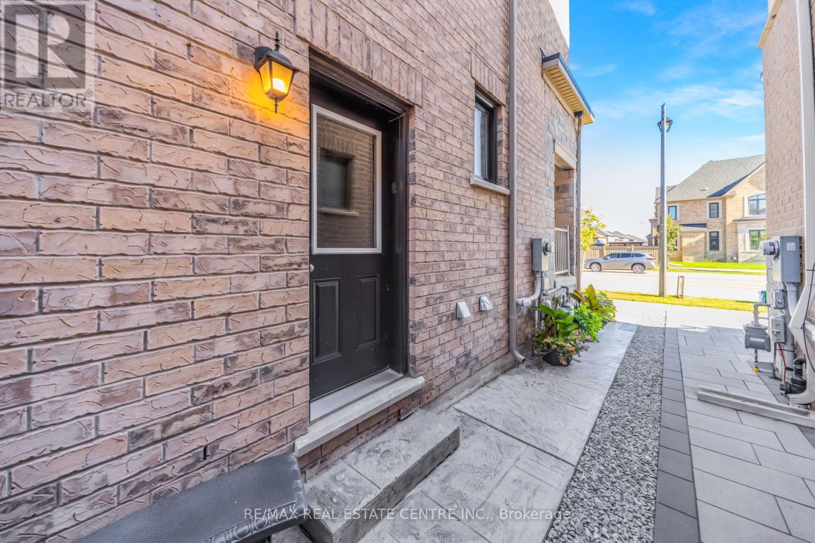 457 Whitlock Avenue, Milton, Ontario  L9E 1J5 - Photo 37 - W13829068