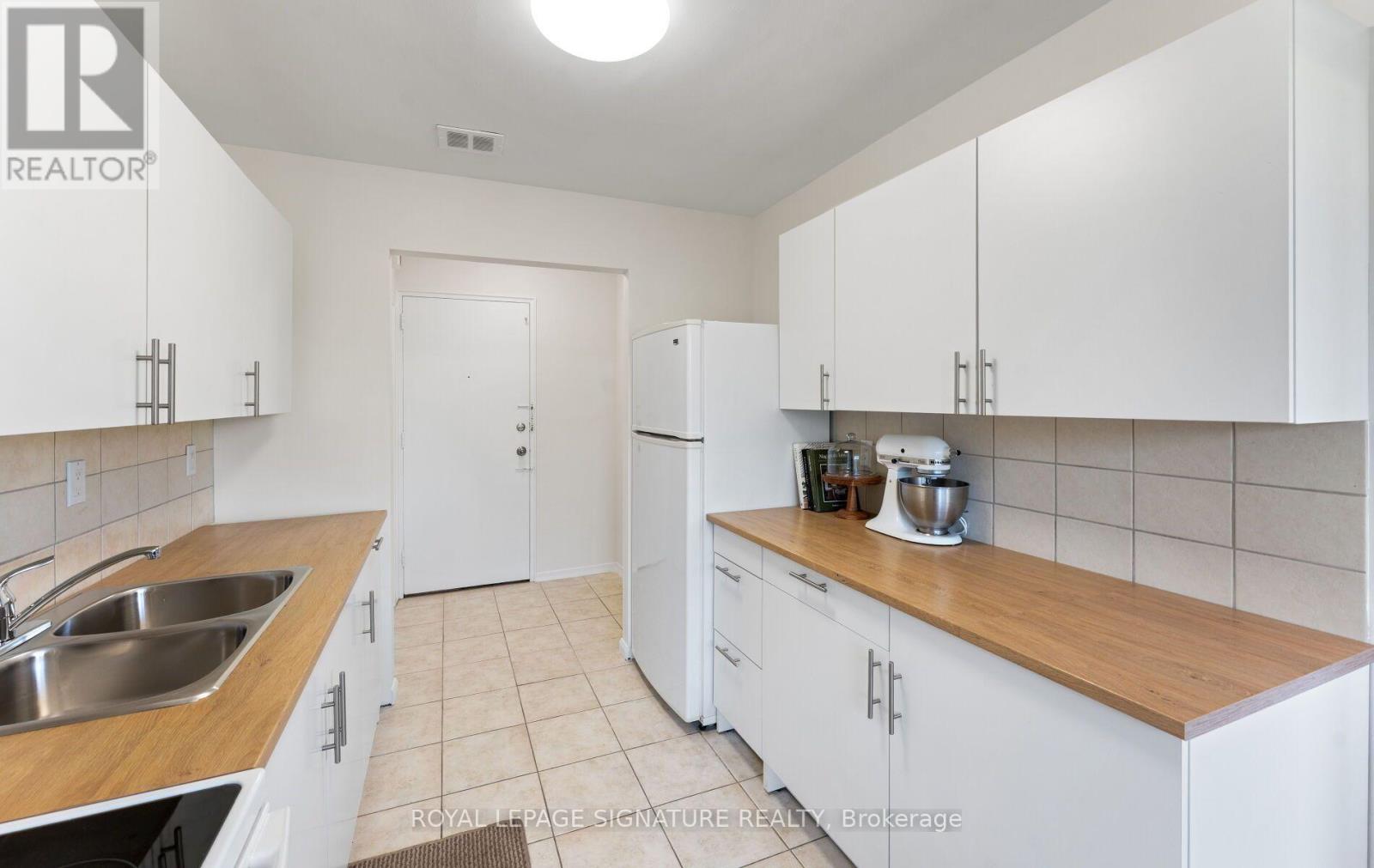 410 - 30 Allanhurst Drive, Toronto, Ontario  M9A 4J8 - Photo 13 - W13829072