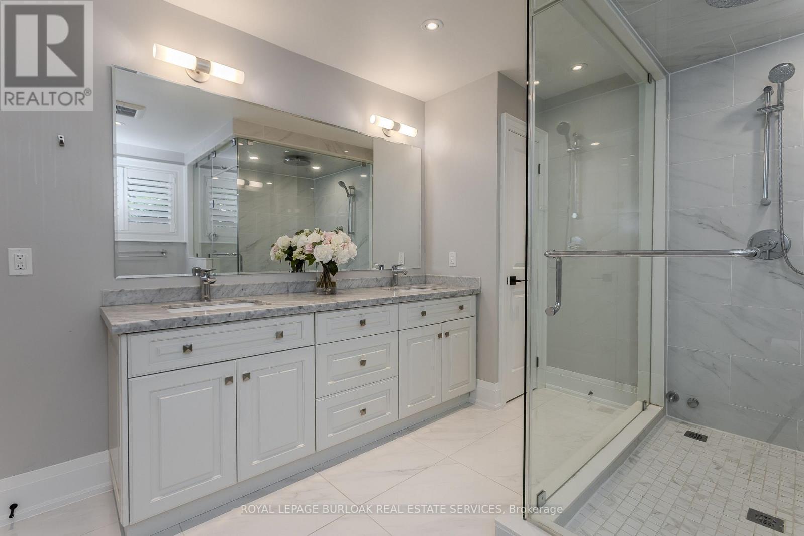 541 Hambling Court, Burlington, Ontario  L7N 3S4 - Photo 16 - W13829178