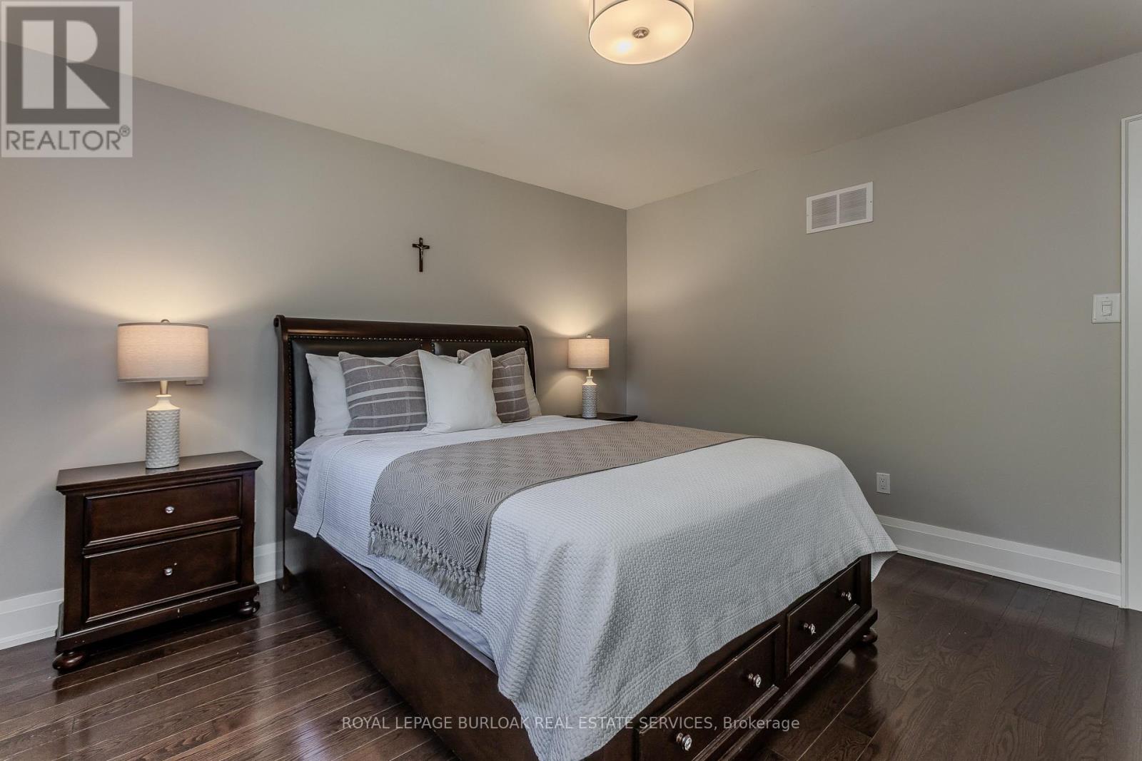541 Hambling Court, Burlington, Ontario  L7N 3S4 - Photo 18 - W13829178