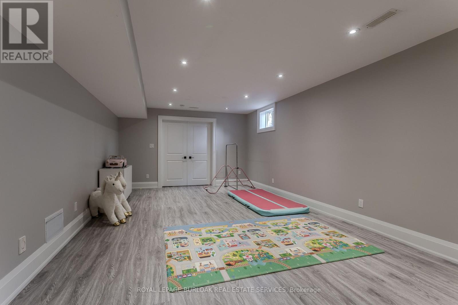 541 Hambling Court, Burlington, Ontario  L7N 3S4 - Photo 23 - W13829178