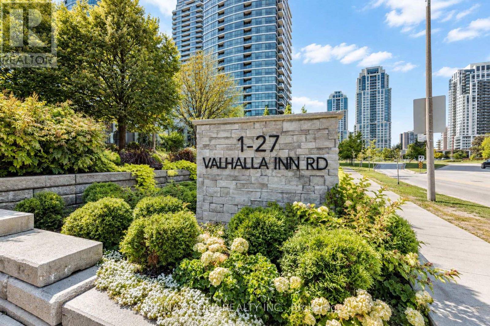 45 - 23 VALHALLA INN ROAD, Toronto, Ontario
