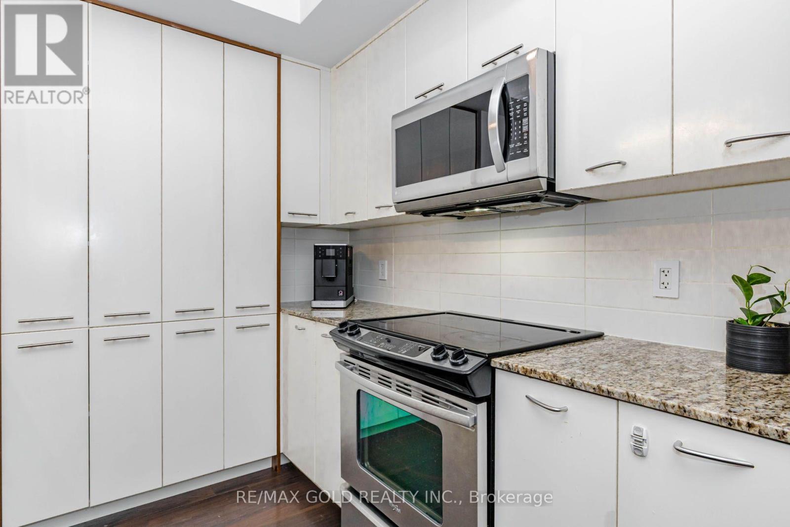 45 - 23 Valhalla Inn Road, Toronto, Ontario  M9B 0B3 - Photo 15 - W13829208