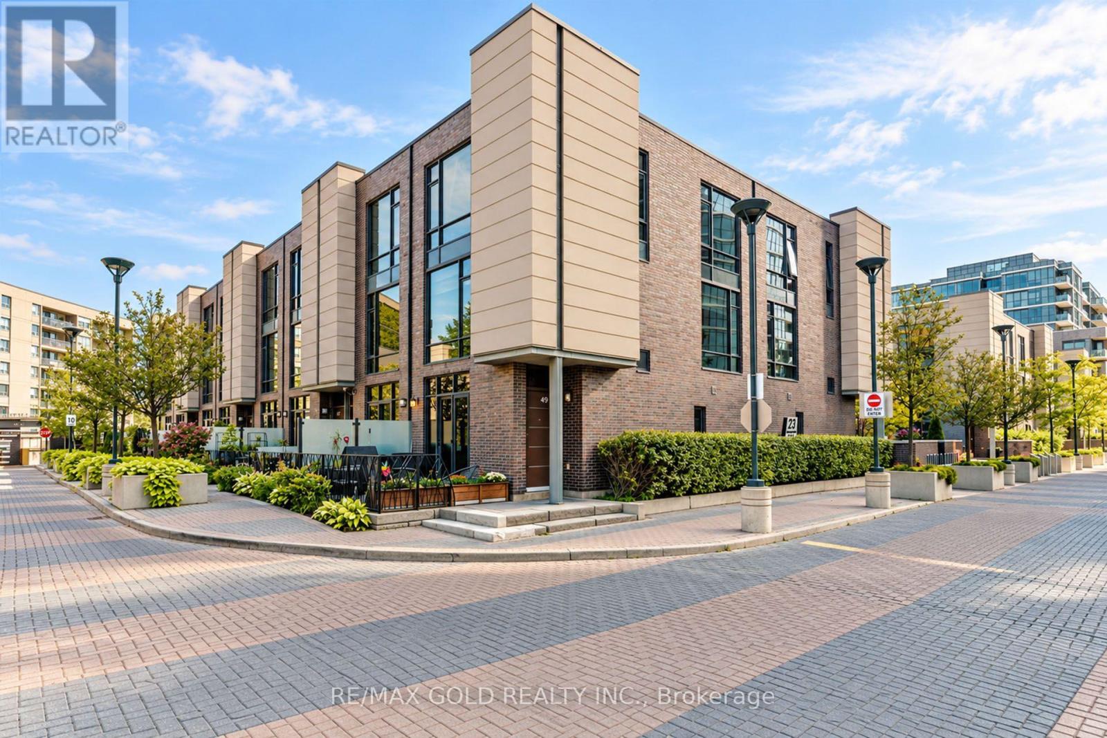 45 - 23 Valhalla Inn Road, Toronto, Ontario  M9B 0B3 - Photo 2 - W13829208