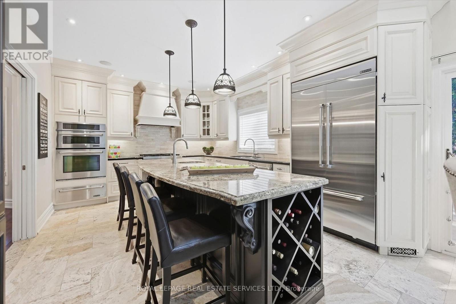 340 Oakridge Court, Oakville, Ontario  L6H 5T9 - Photo 14 - W13829216