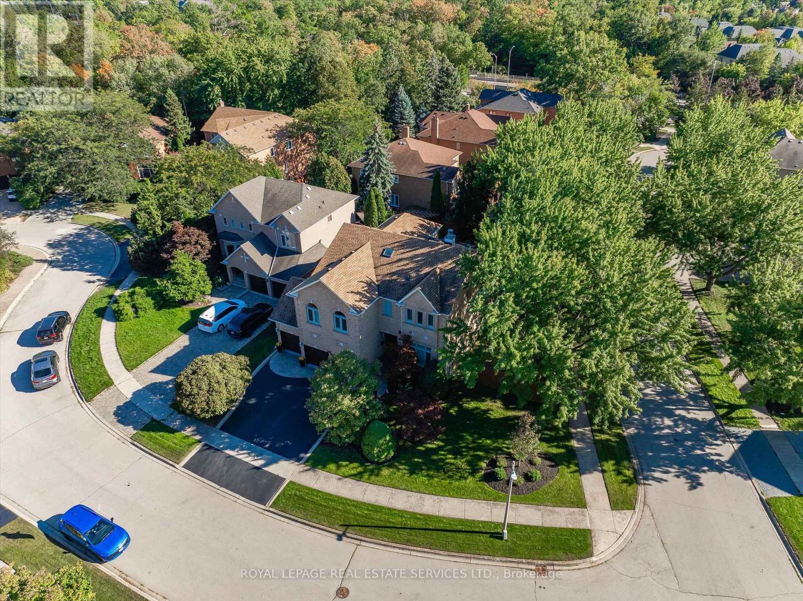 340 Oakridge Court, Oakville, Ontario  L6H 5T9 - Photo 3 - W13829216