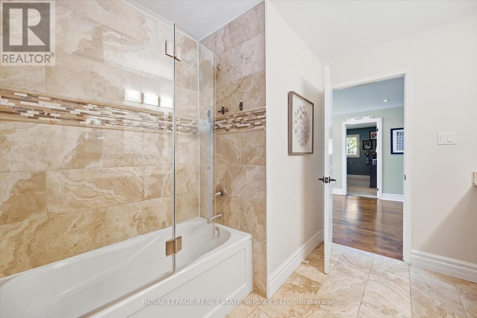 340 Oakridge Court, Oakville, Ontario  L6H 5T9 - Photo 37 - W13829216