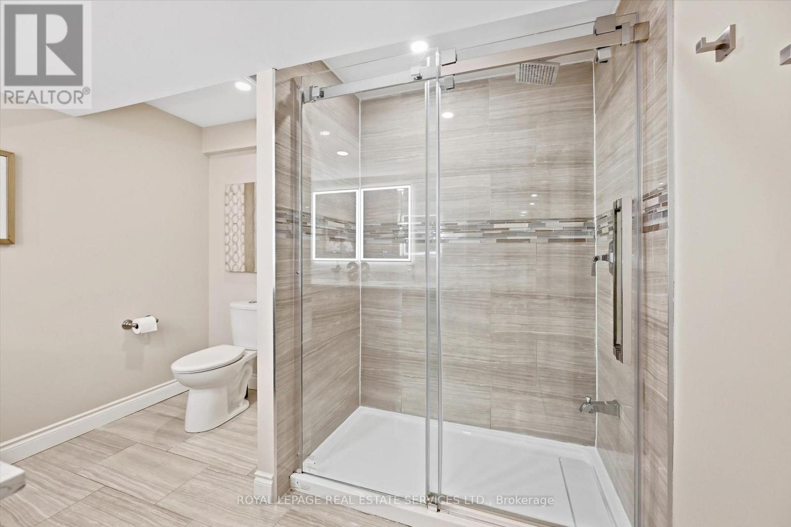 340 Oakridge Court, Oakville, Ontario  L6H 5T9 - Photo 44 - W13829216