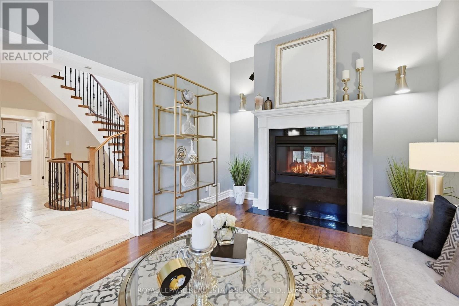 340 Oakridge Court, Oakville, Ontario  L6H 5T9 - Photo 9 - W13829216
