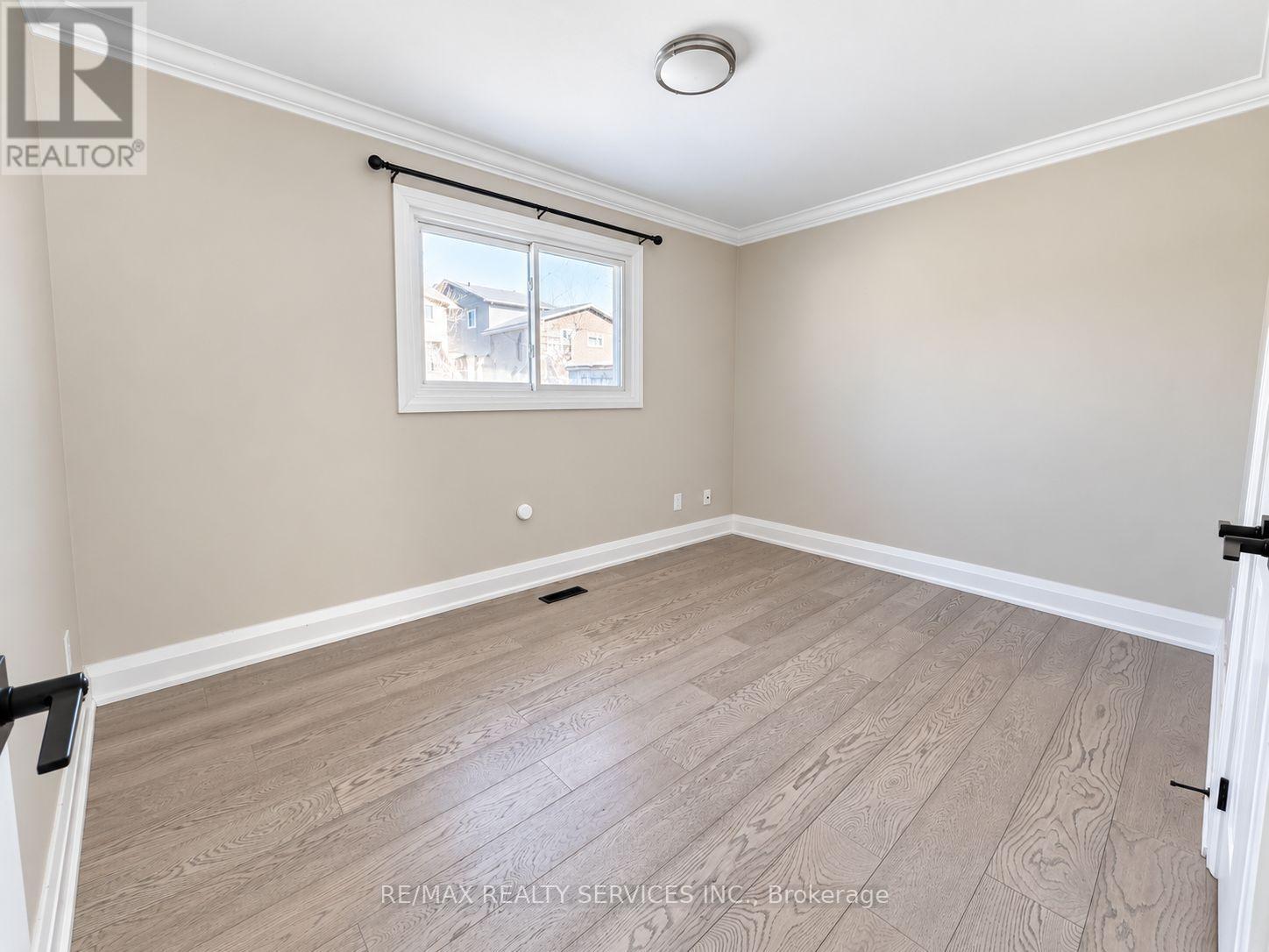 52 Centre Street N, Brampton, Ontario  L6V 1T2 - Photo 15 - W13829246