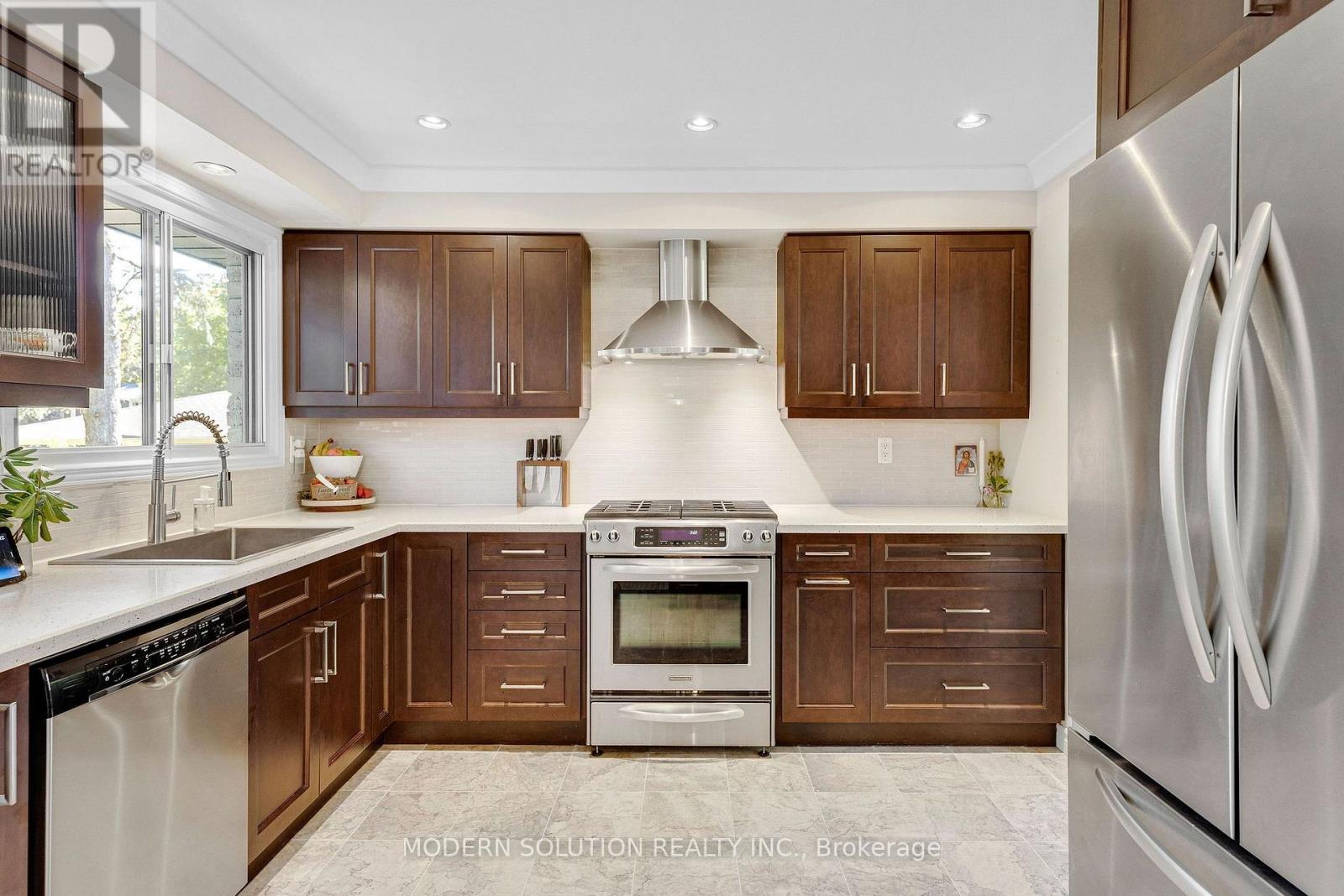 2250 Dunedin Road, Oakville, Ontario  L6J 5V5 - Photo 14 - W13829264