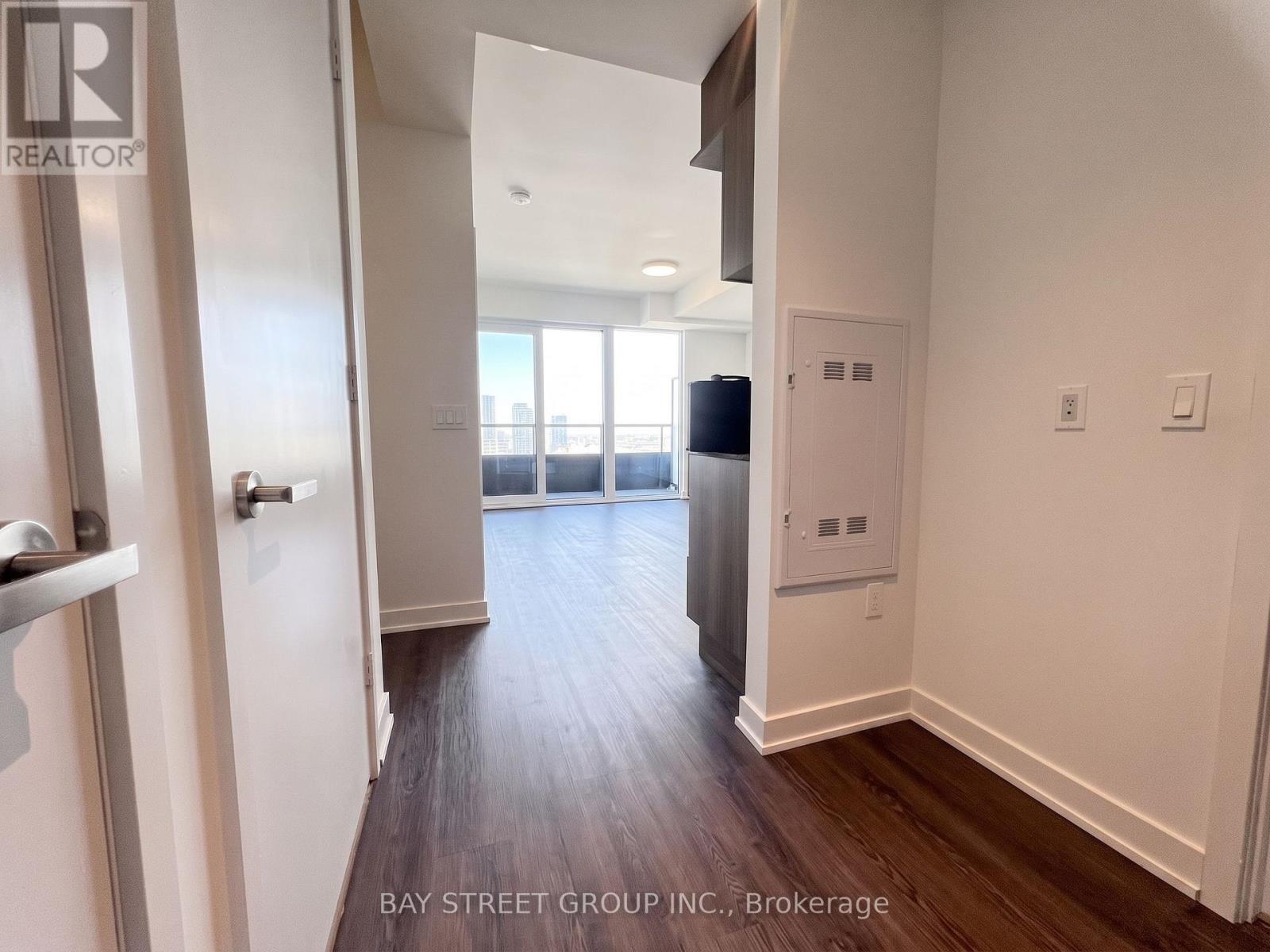7404 - 448 Burnhamthorpe Road W, Mississauga, Ontario  L5B 0R4 - Photo 2 - W13829304