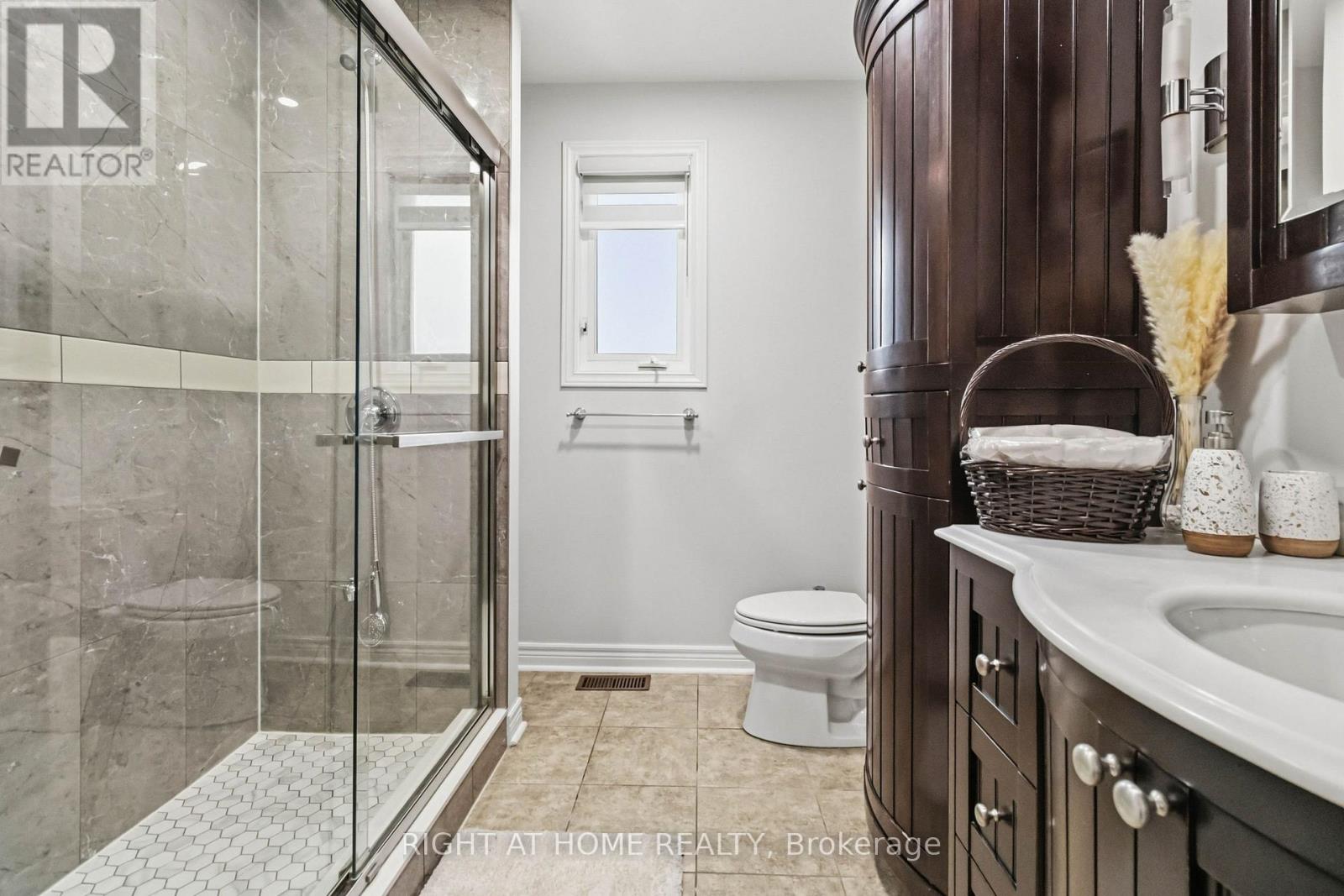 2128 Eighth Line, Oakville, Ontario  L6H 4W4 - Photo 23 - W13829340