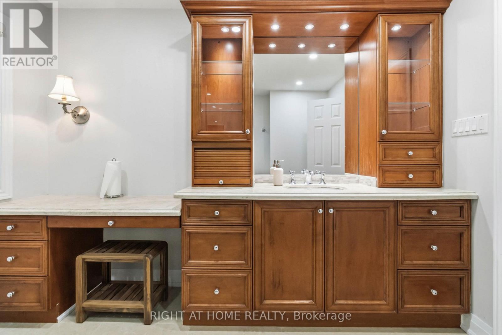 2128 Eighth Line, Oakville, Ontario  L6H 4W4 - Photo 31 - W13829340