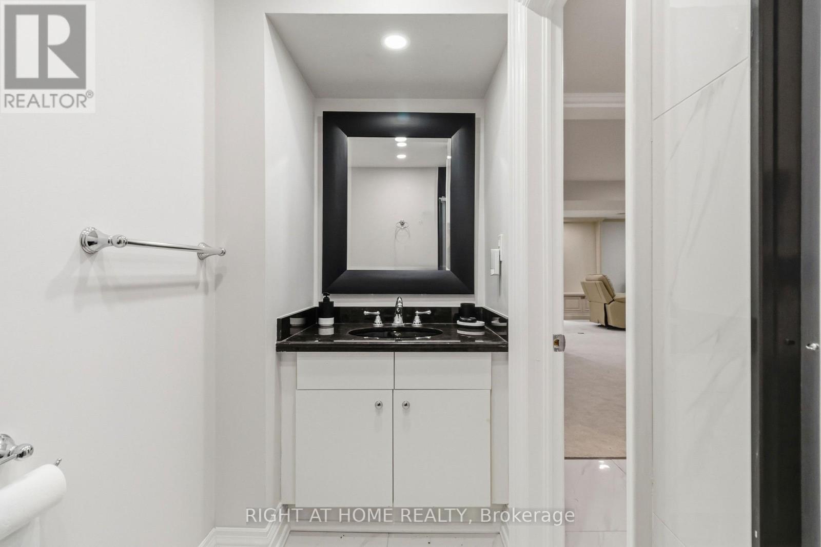 2128 Eighth Line, Oakville, Ontario  L6H 4W4 - Photo 40 - W13829340