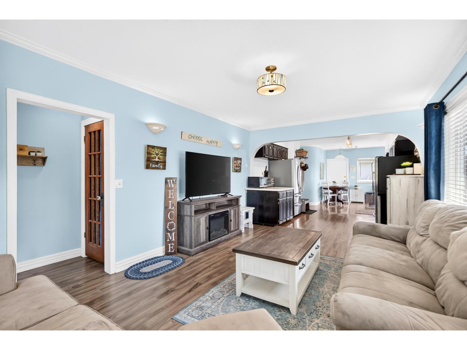 8134 Cedar Street, Mission, British Columbia  V2V 3N3 - Photo 3 - R3169615