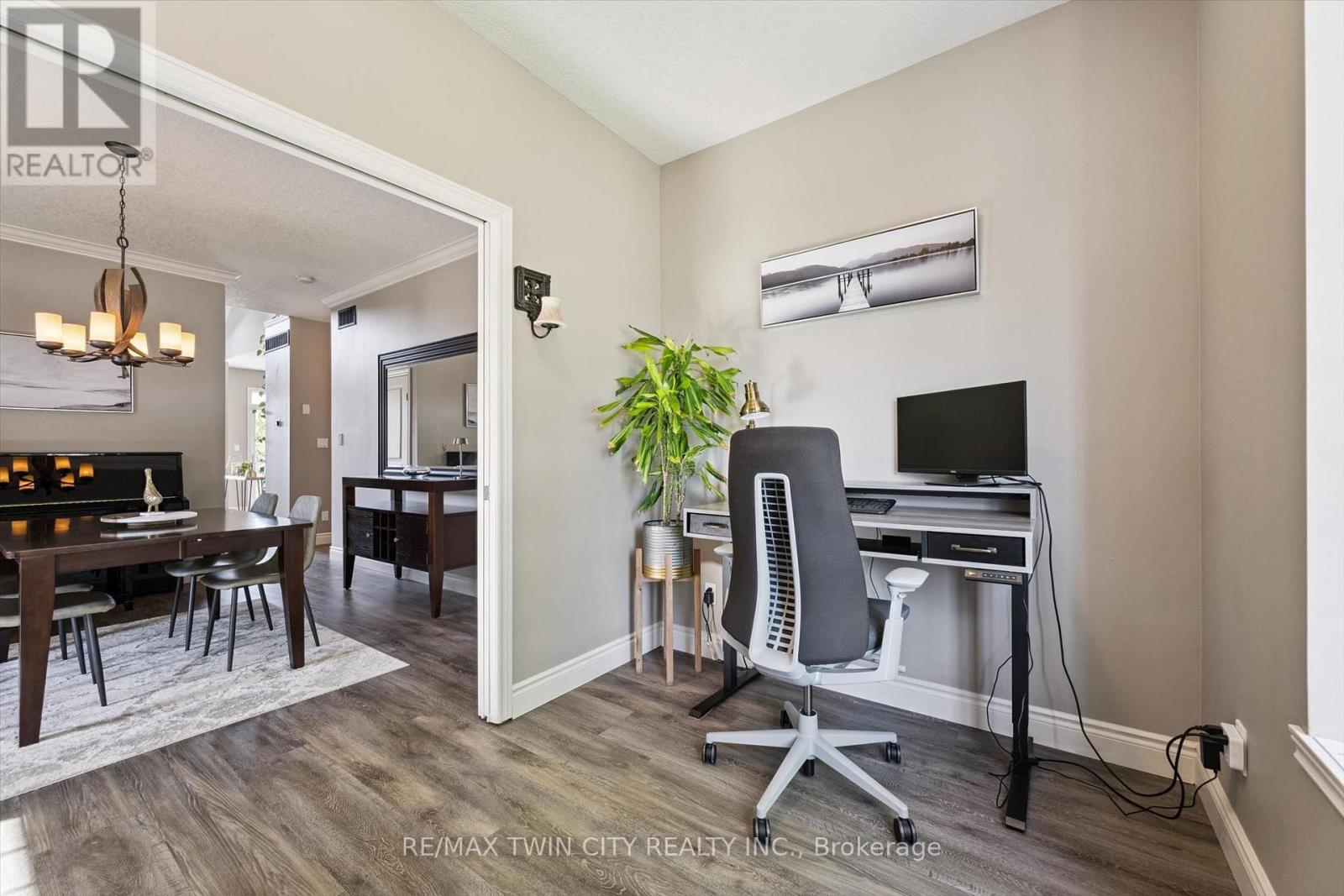 31 Zaduk Court, Woolwich, Ontario  N0B 1N0 - Photo 9 - X13829058