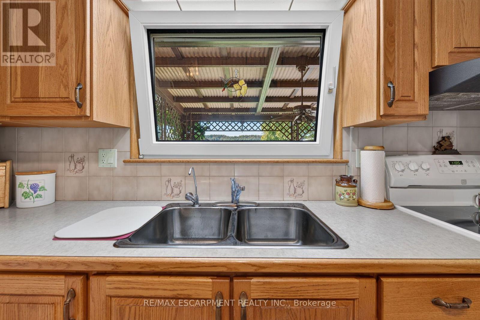 994 Barton Street, Hamilton, Ontario  L8E 5H3 - Photo 17 - X13829138
