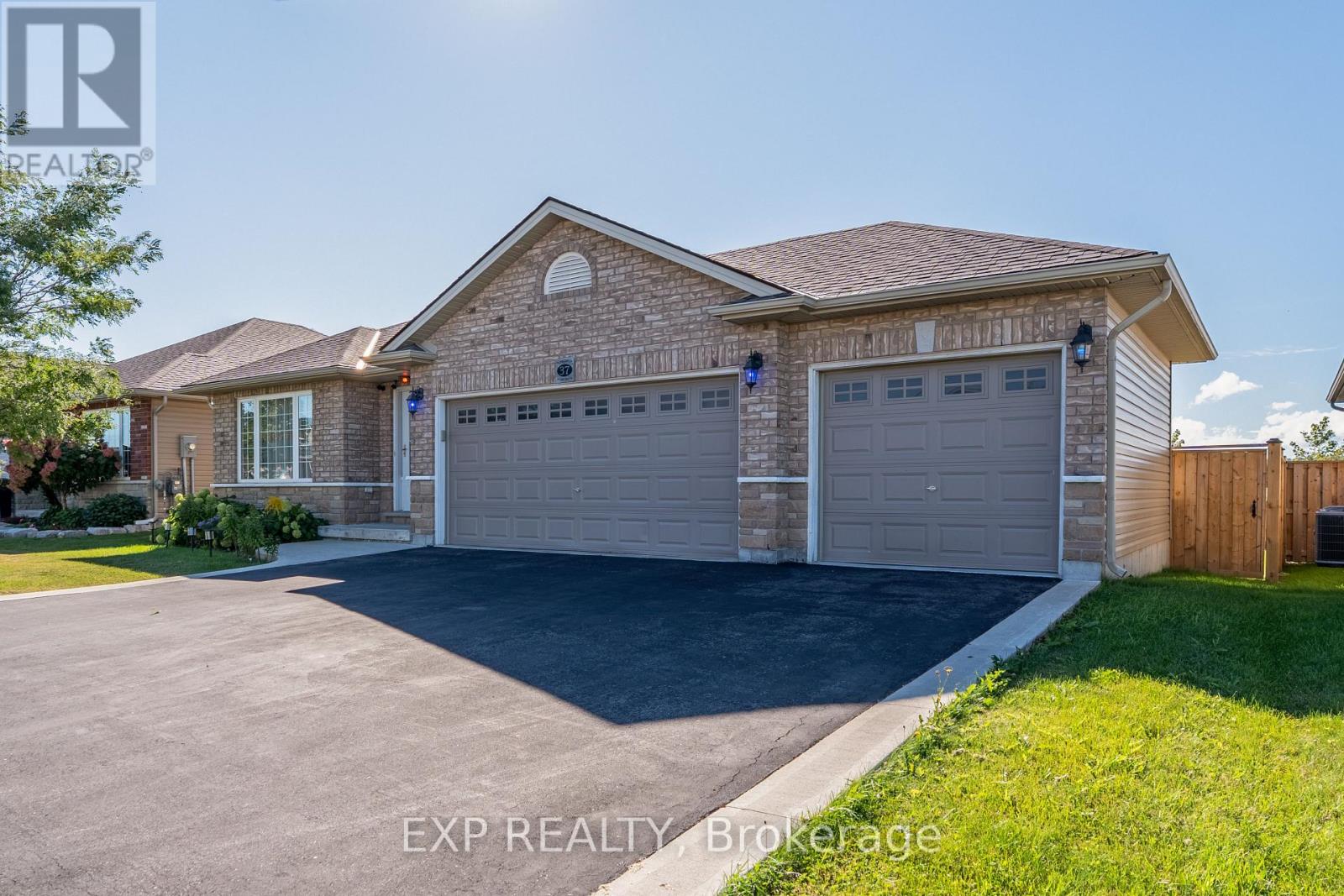 37 Helen Drive E, Haldimand, Ontario  N0A 1H0 - Photo 2 - X13829142
