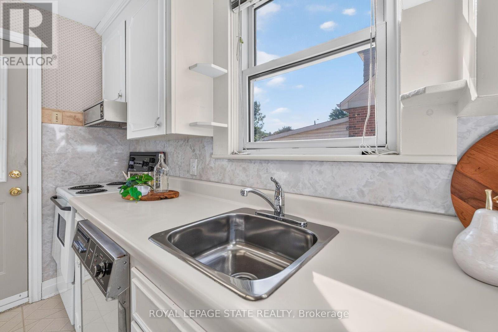 174 Montrose Avenue, Hamilton, Ontario  L8K 4Y9 - Photo 13 - X13829214