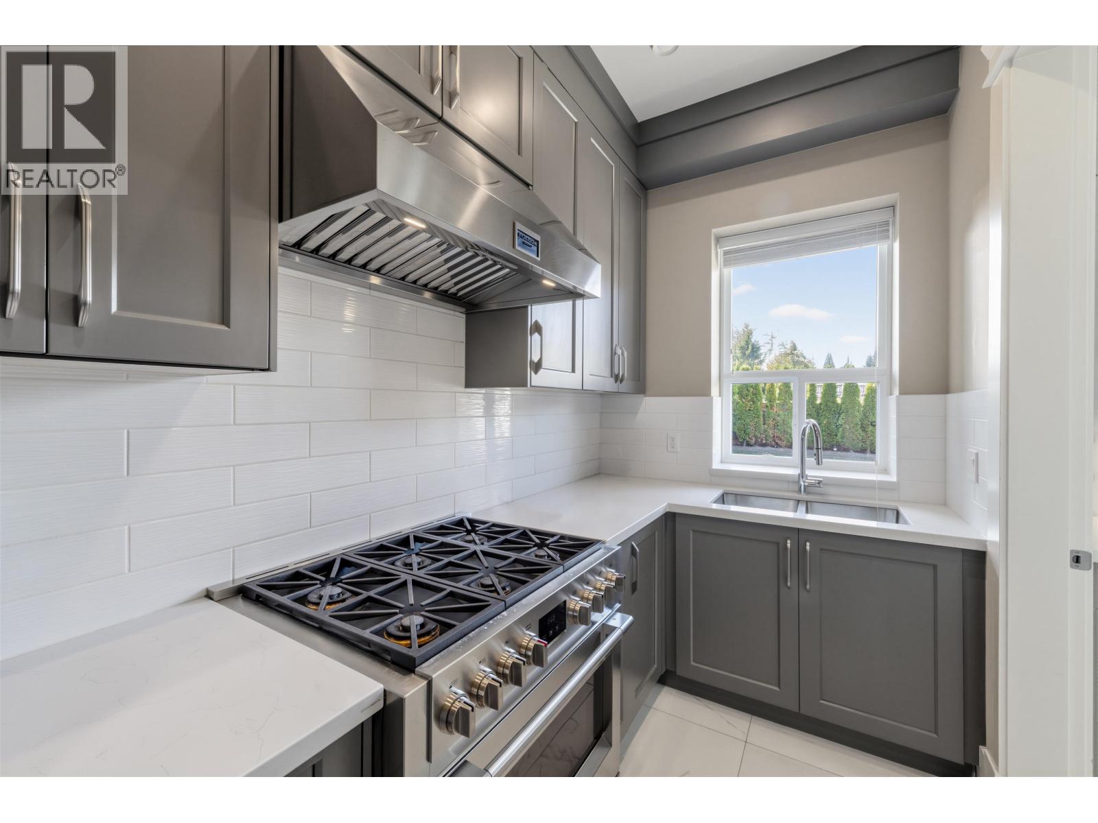 7571 Bridge Street, Richmond, British Columbia  V6Y 2S6 - Photo 17 - R3168167