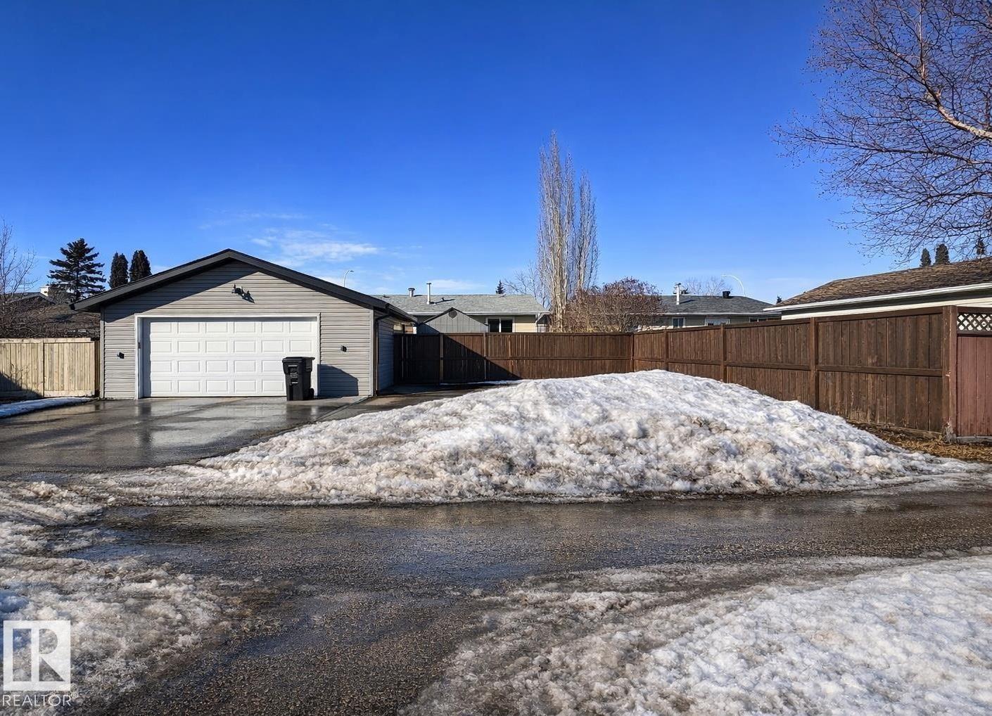 #upper 2111 146 Av Nw Nw, Edmonton, Alberta  T5Y 1T6 - Photo 15 - E4506981