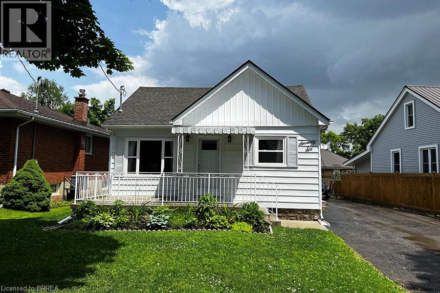 76 Mount Pleasant Street, Brantford, Ontario  N3T 1T1 - Photo 2 - 40866368