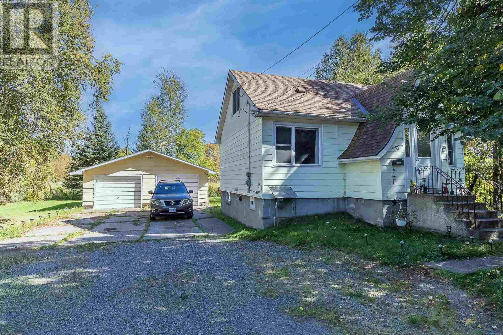 1310 Peoples Rd, Sault Ste. Marie, Ontario  P6C 3W8 - Photo 2 - SM262676