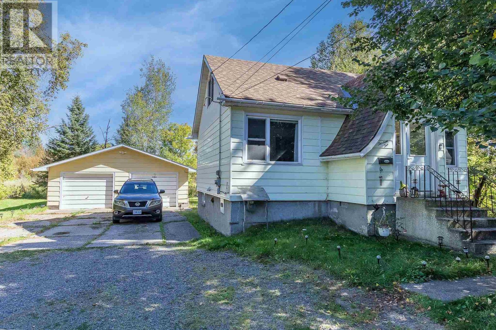 1310 Peoples Rd, Sault Ste. Marie, Ontario  P6C 3W8 - Photo 3 - SM262676