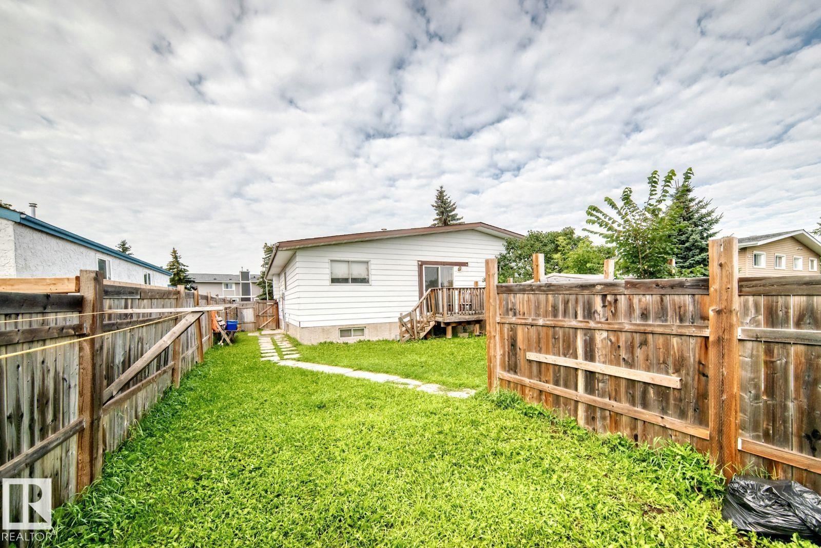 1035 LAKEWOOD RD N NW