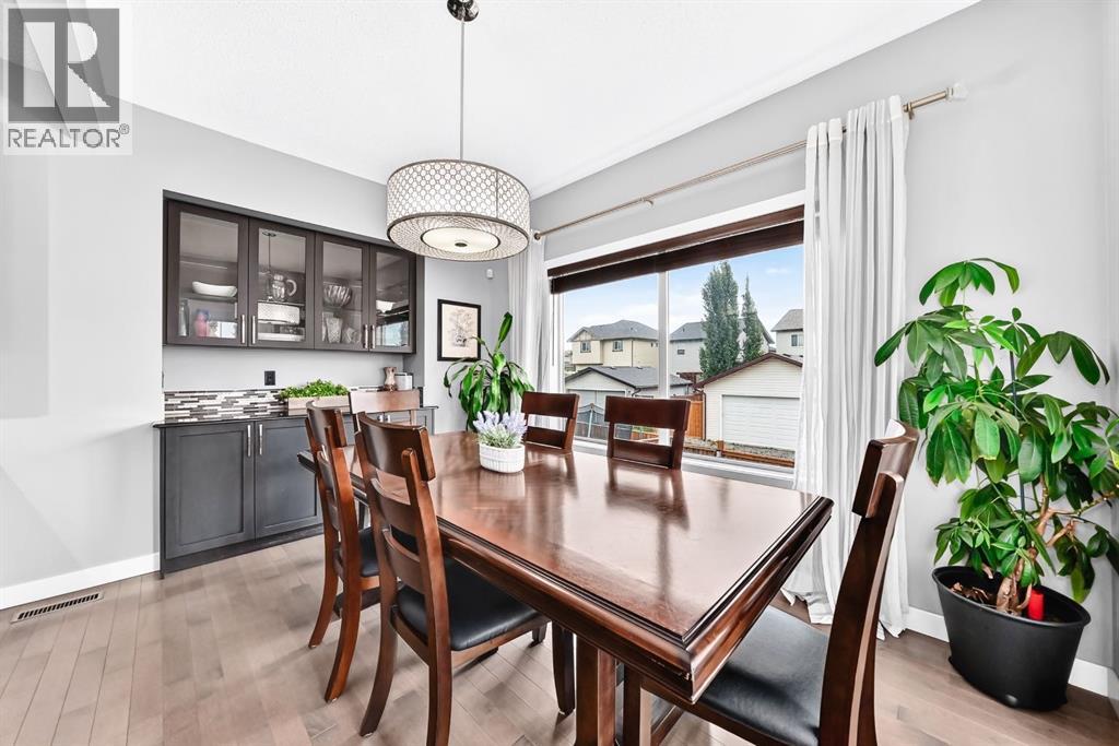 133 Drake Landing Heath, Okotoks, Alberta  T1S 0G8 - Photo 7 - A2335639