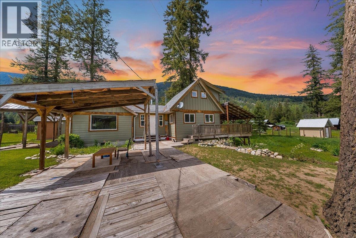 2018 Tarrys Road, Castlegar, British Columbia