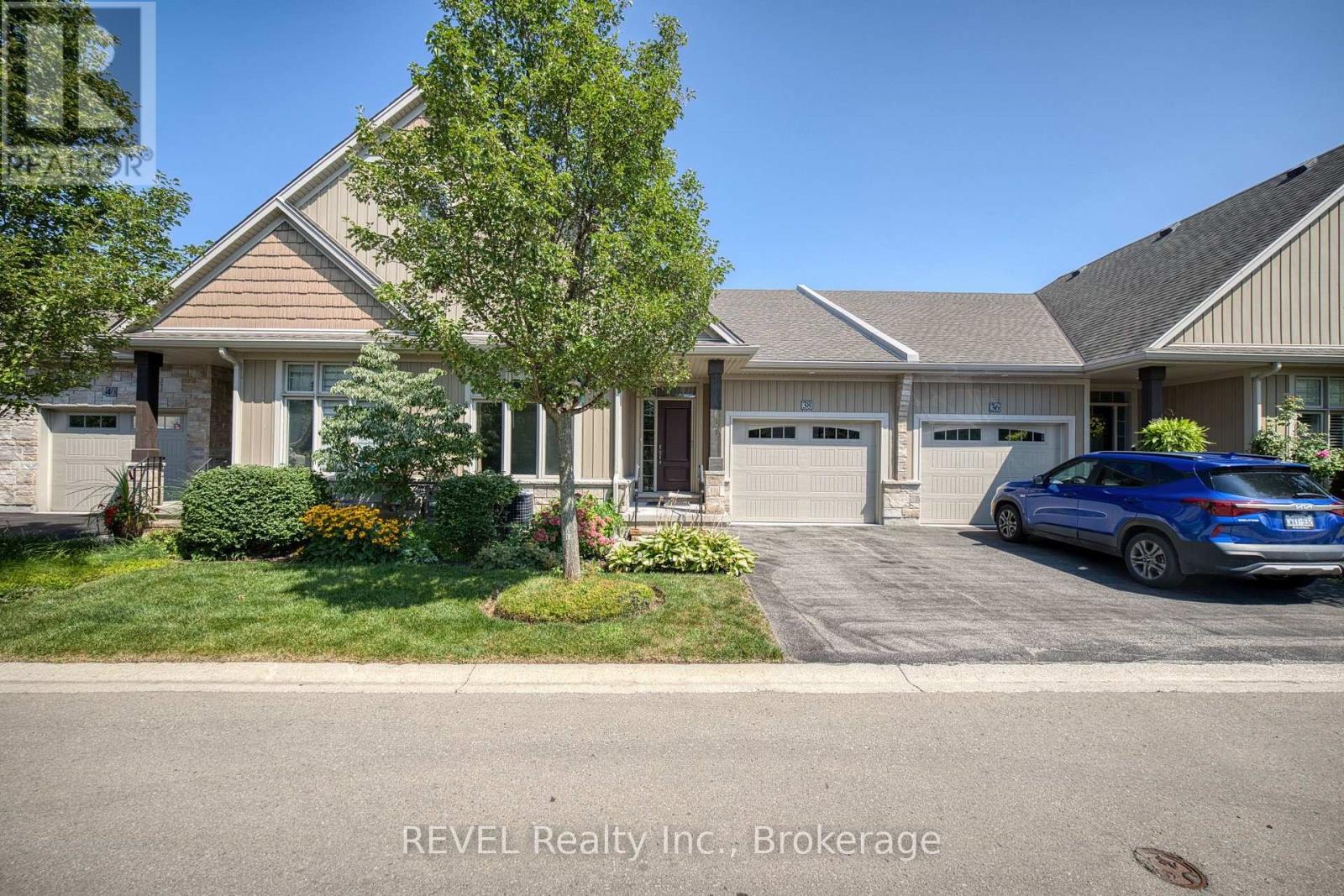 38 Sandalwood Common, St. Catharines (Port Weller), Ontario  L2M 0B3 - Photo 2 - X13829392