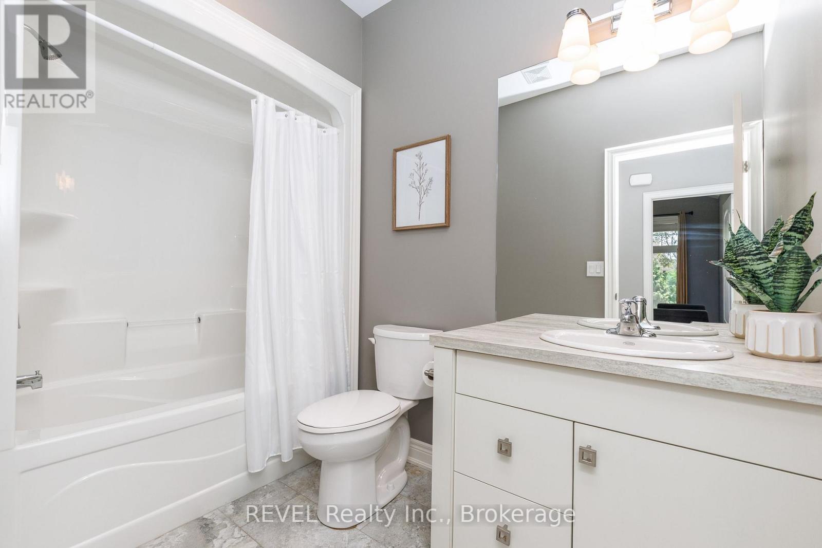 38 Sandalwood Common, St. Catharines (Port Weller), Ontario  L2M 0B3 - Photo 23 - X13829392