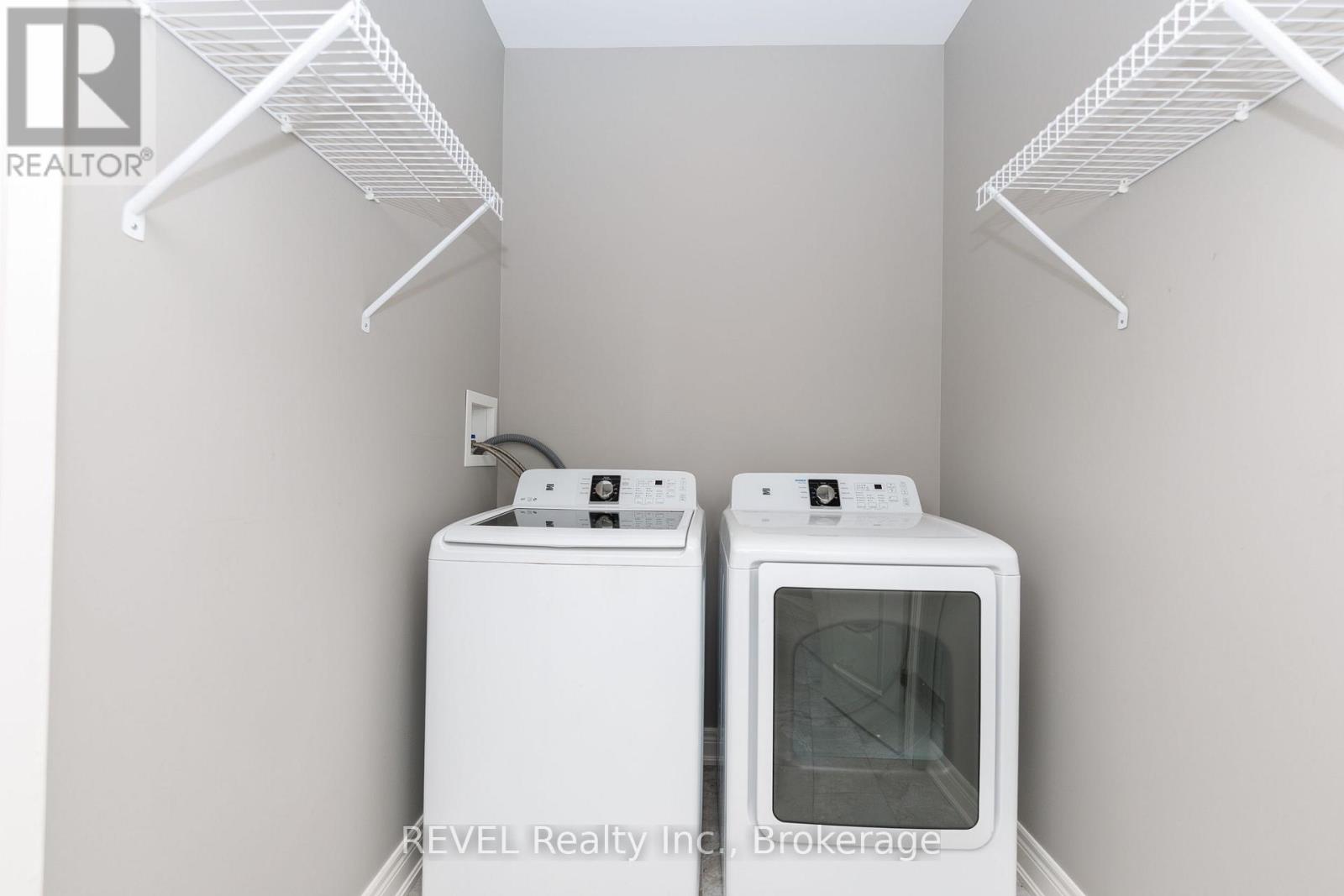 38 Sandalwood Common, St. Catharines (Port Weller), Ontario  L2M 0B3 - Photo 24 - X13829392