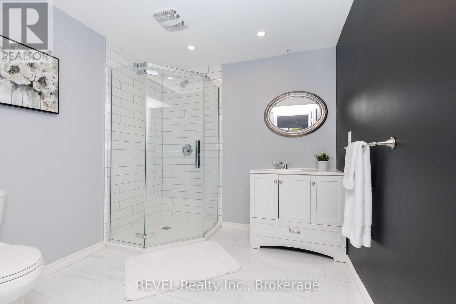 38 Sandalwood Common, St. Catharines (Port Weller), Ontario  L2M 0B3 - Photo 29 - X13829392