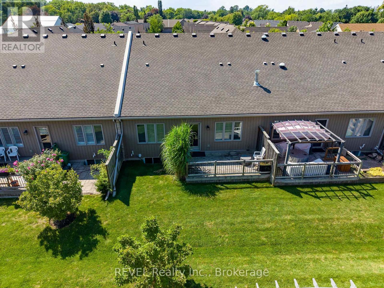 38 Sandalwood Common, St. Catharines (Port Weller), Ontario  L2M 0B3 - Photo 33 - X13829392
