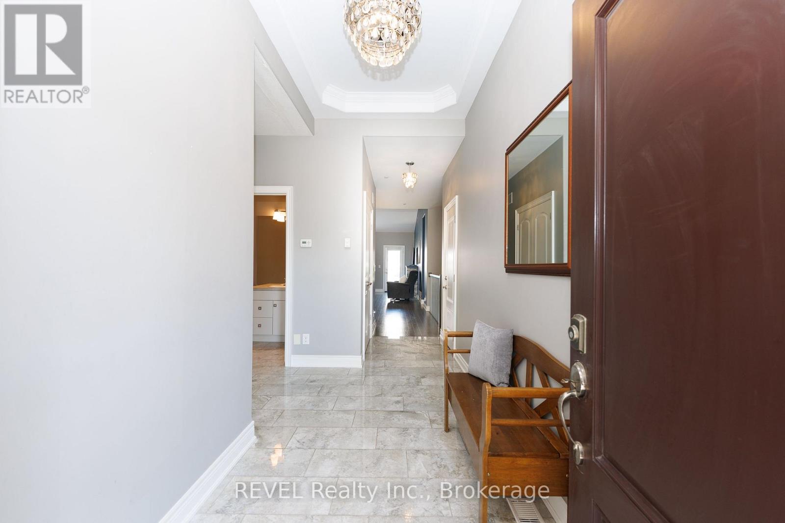 38 Sandalwood Common, St. Catharines (Port Weller), Ontario  L2M 0B3 - Photo 4 - X13829392