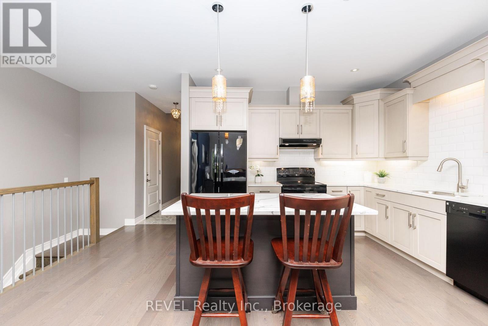 38 Sandalwood Common, St. Catharines (Port Weller), Ontario  L2M 0B3 - Photo 8 - X13829392