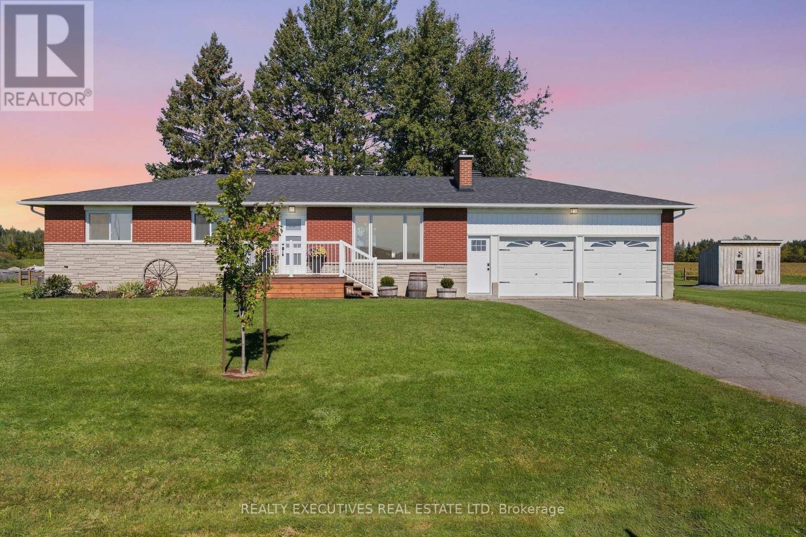 11895 Cloverdale Road, North Dundas, Ontario  K0C 2K0 - Photo 1 - X13829366