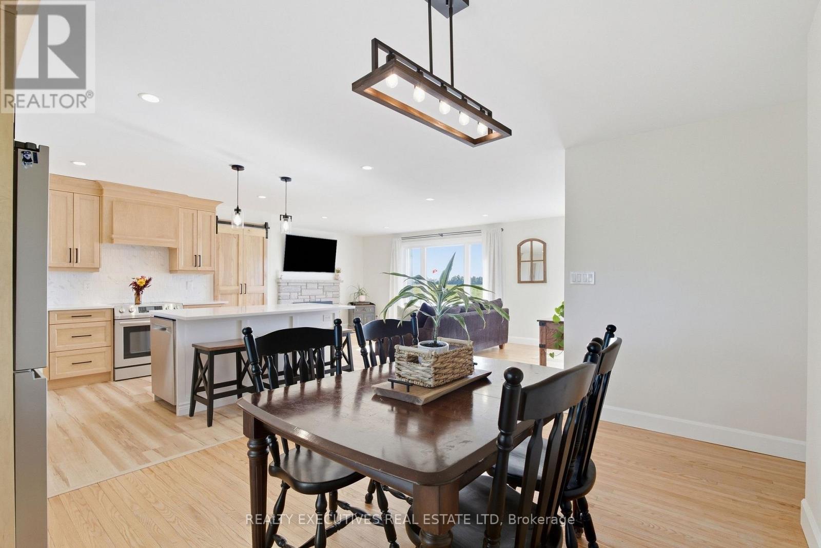 11895 Cloverdale Road, North Dundas, Ontario  K0C 2K0 - Photo 19 - X13829366