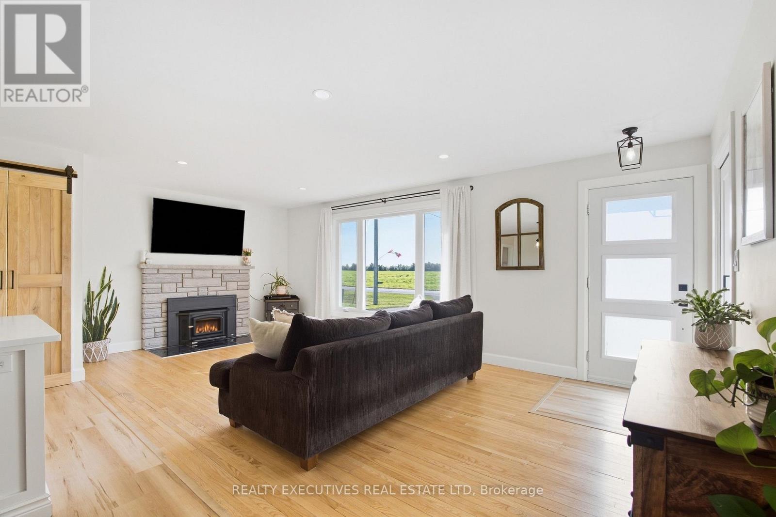 11895 Cloverdale Road, North Dundas, Ontario  K0C 2K0 - Photo 21 - X13829366