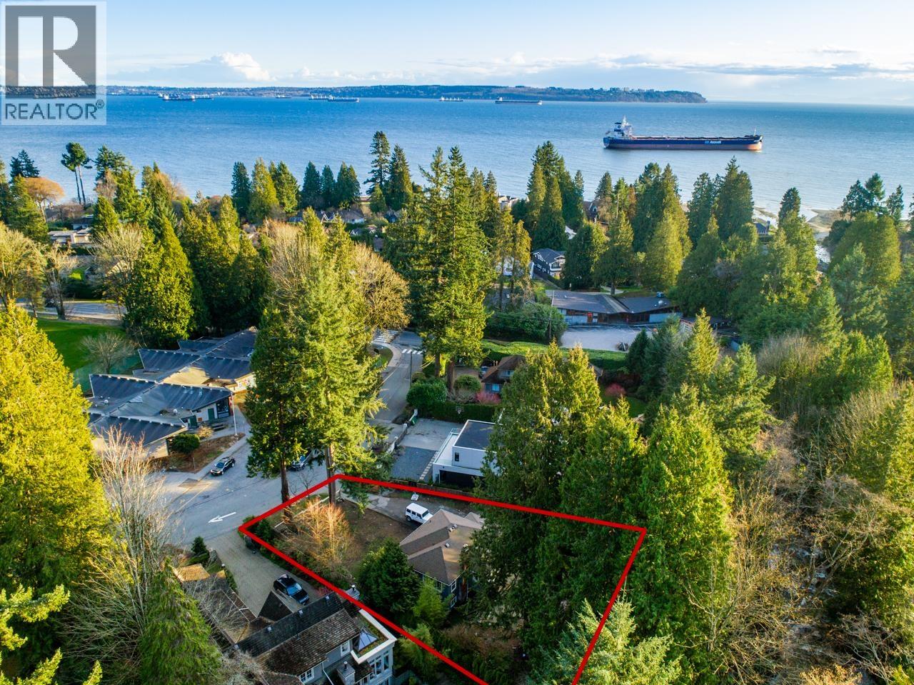 4325 Morgan Crescent, West Vancouver, British Columbia  V7V 2P1 - Photo 2 - R3169599