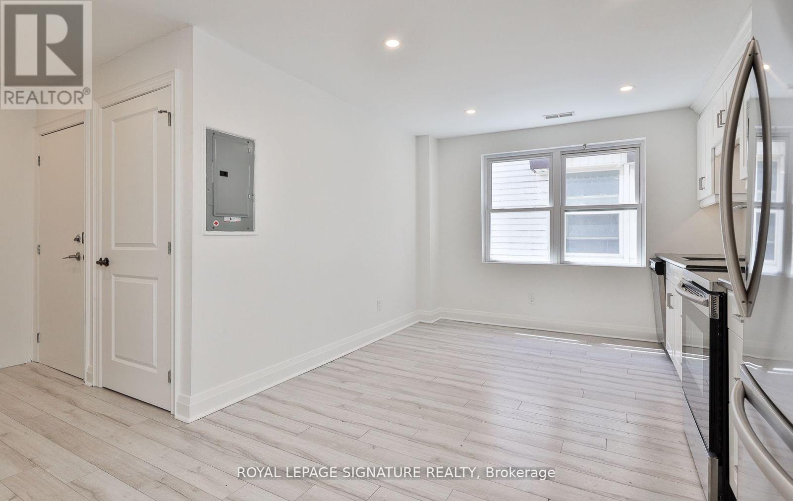 3rd Lvl - 995 Bloor Street W, Toronto, Ontario  M6H 1M1 - Photo 16 - C13829386