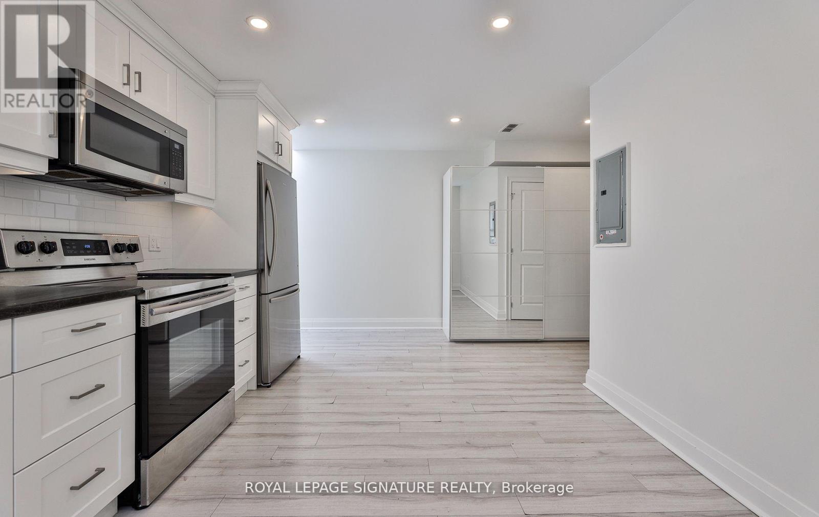3rd Lvl - 995 Bloor Street W, Toronto, Ontario  M6H 1M1 - Photo 2 - C13829386