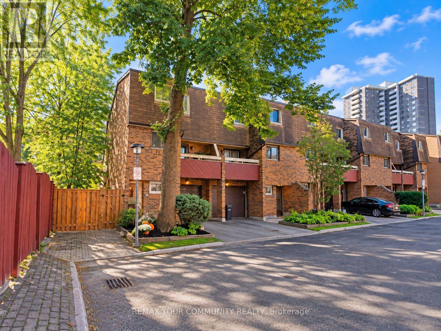 19 Poet's Walkway Way, Toronto, Ontario  M2J 4V2 - Photo 2 - C13829402