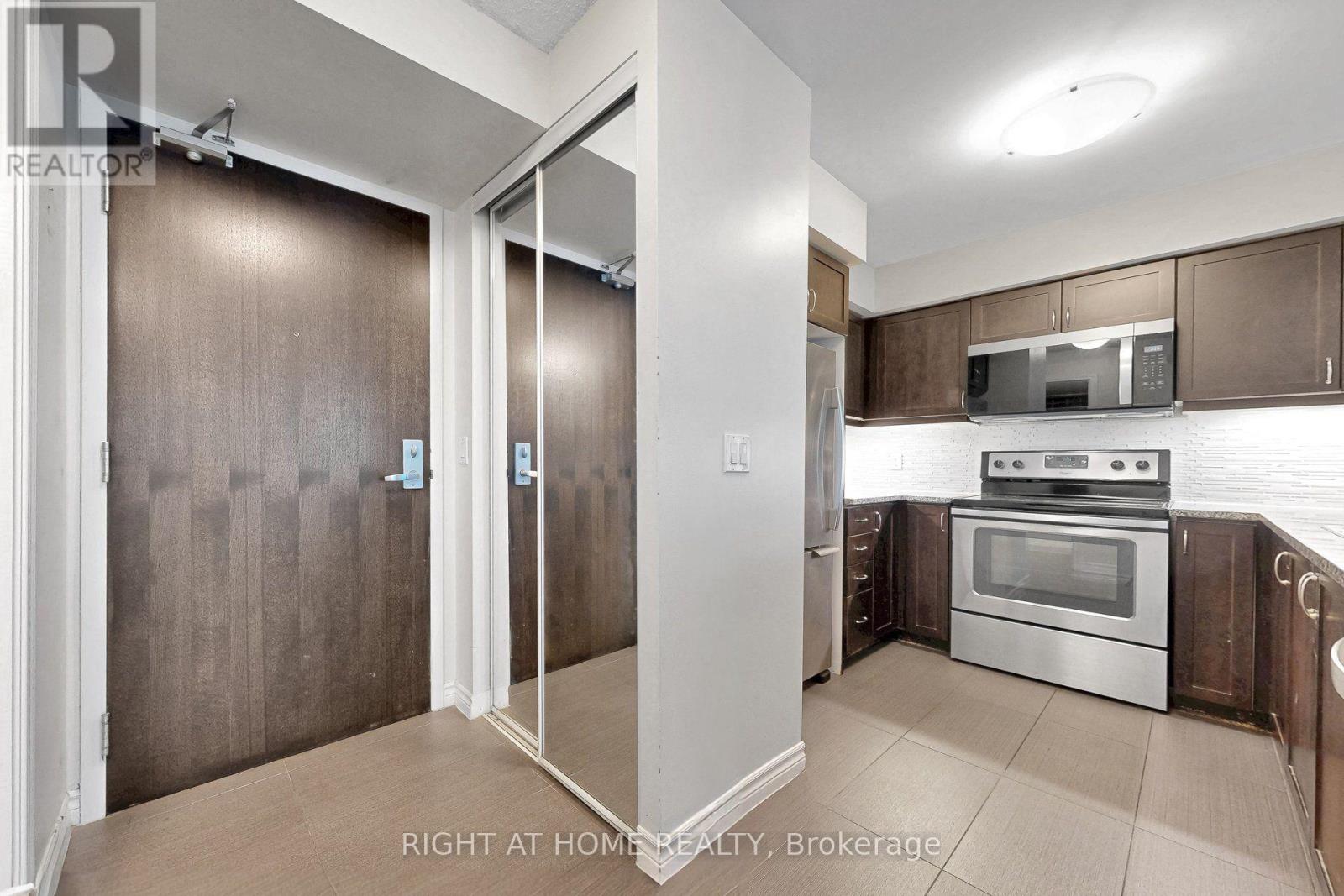 712 - 19 Grand Trunk Crescent, Toronto, Ontario M5J 3A3 - Photo 8 - C13829406