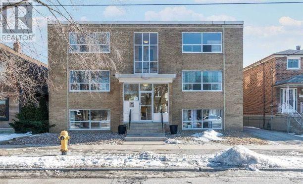 135 SAMMON AVENUE, Toronto, Ontario