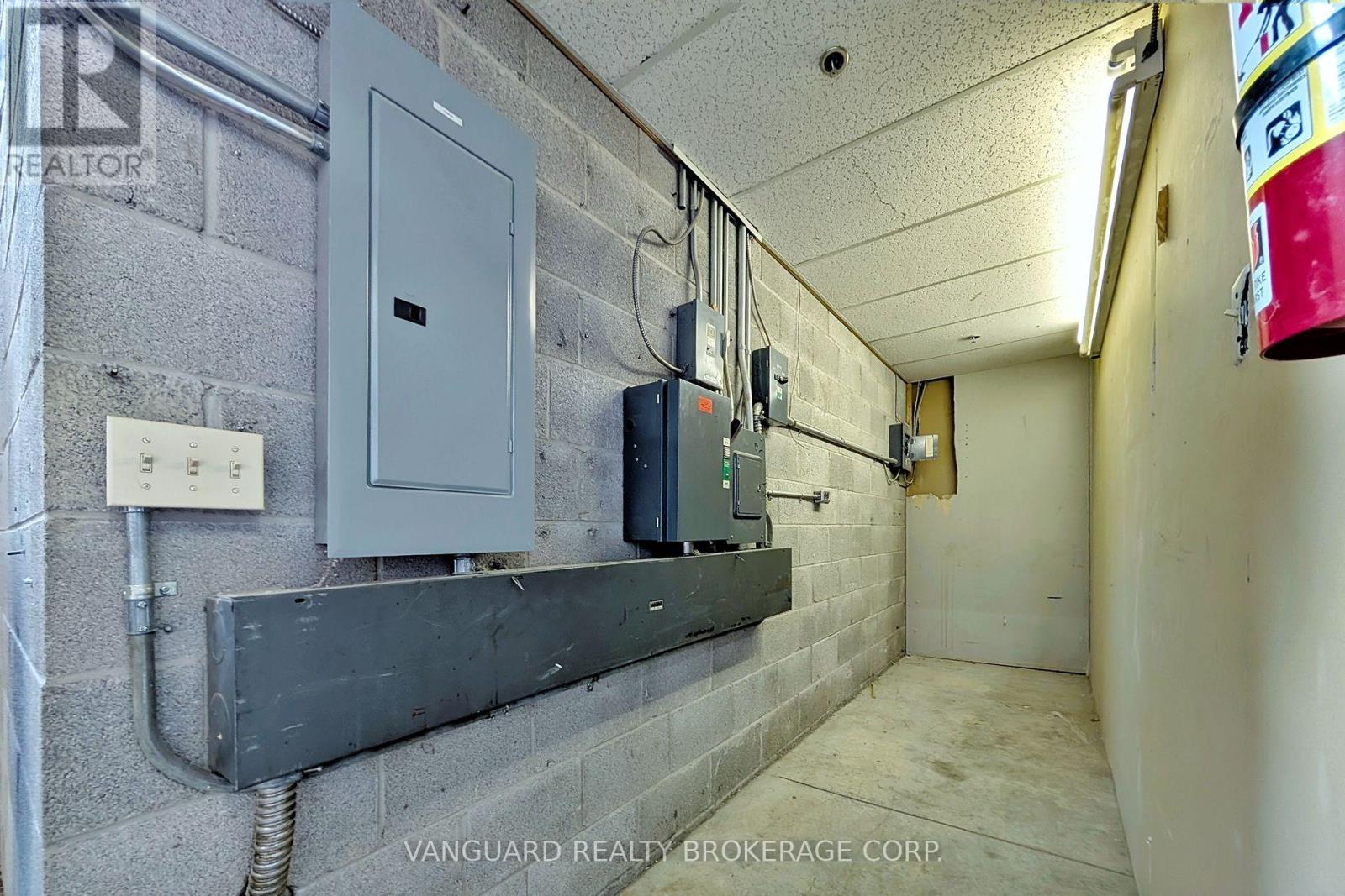 90-92 Martin Ross Avenue, Toronto, Ontario  M3J 2L4 - Photo 27 - W13466898